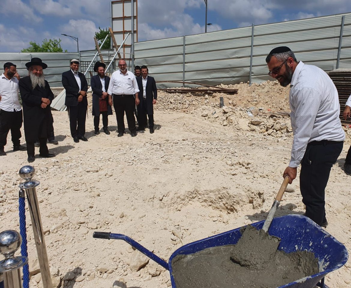 הונחה אבן הפינה להקמת מקווה הטהרה בשכונת בצוותא